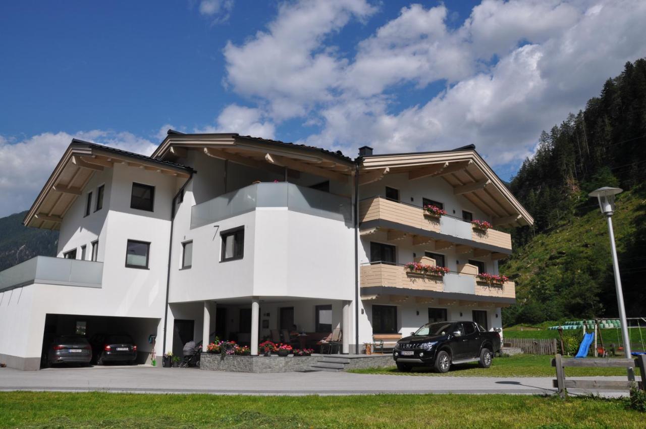 Gaestehaus Holaus Mayrhofen Exterior foto